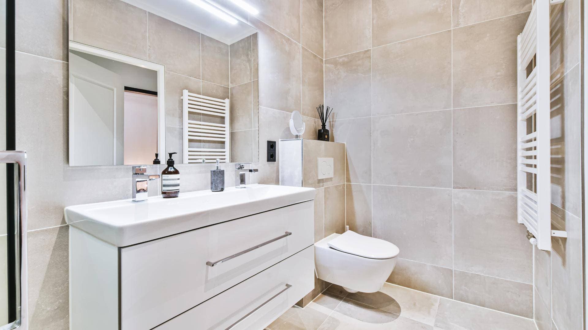 Ensuite advice: should you create an extra bathroom?
